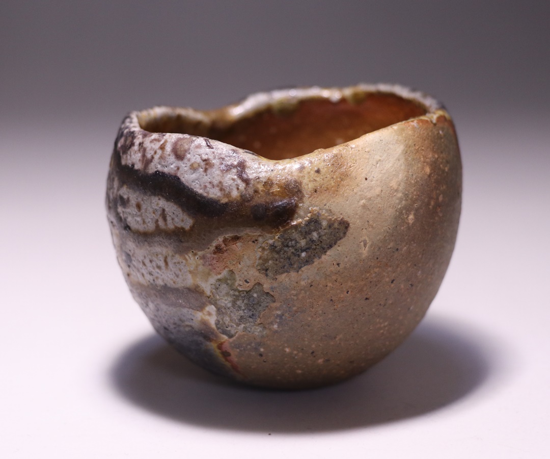 伊勢崎晃一朗 作 「引出黒酒呑」 ～備前焼専門卸小売店 川口陶楽苑～