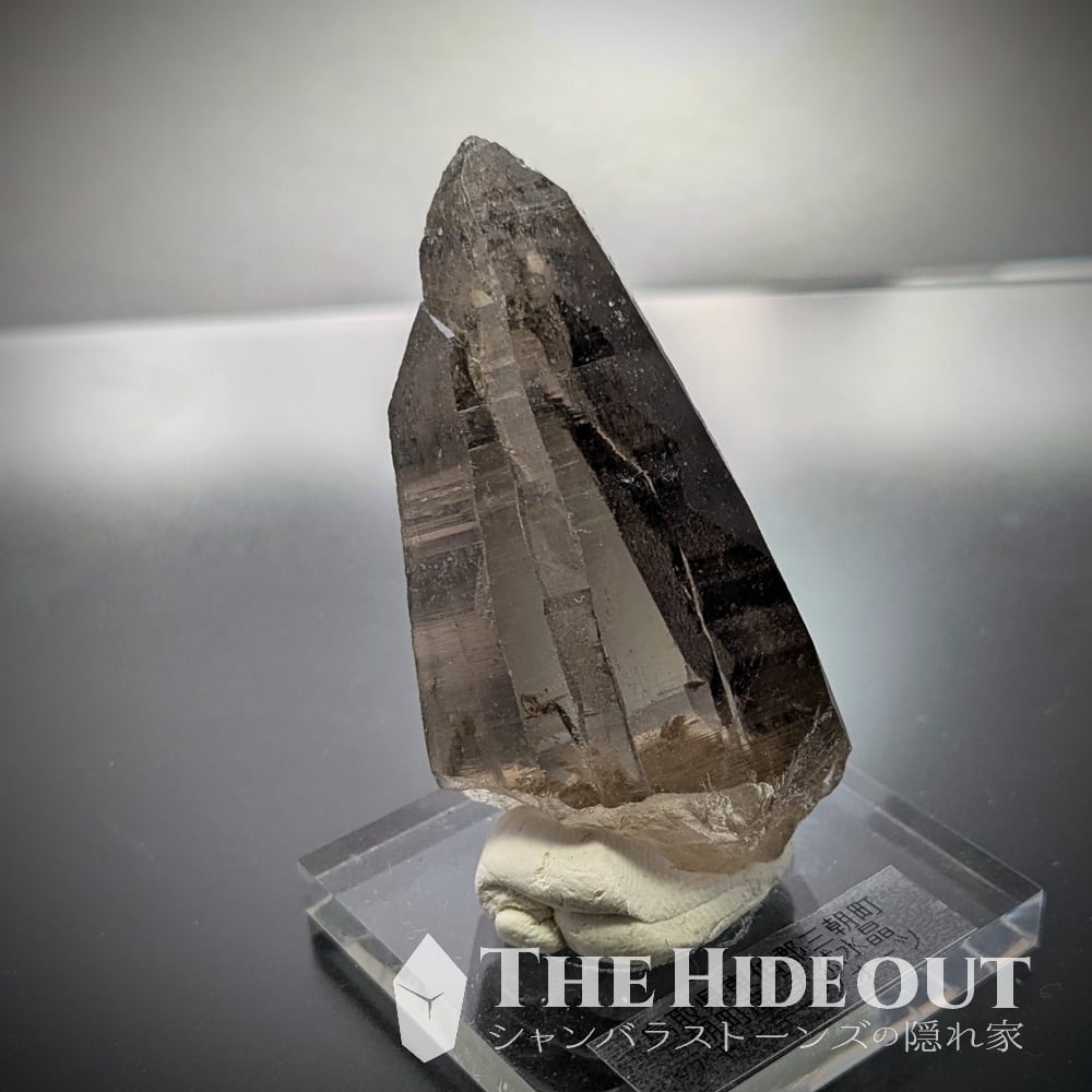 日本国産鉱物標本001 鳥取県三朝町煙水晶（スモーキークォーツ）色