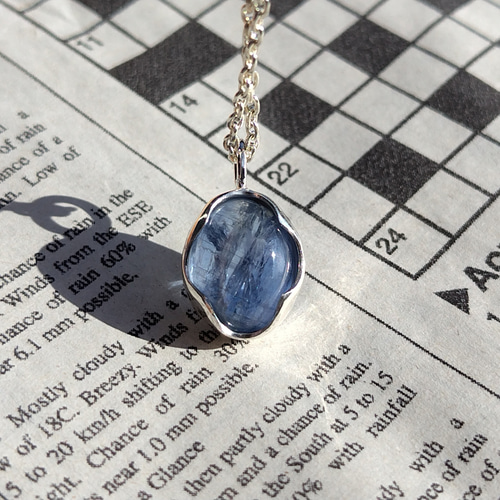 ネパール産カイヤナイト×純銀ネックレス/シルバーペンダント