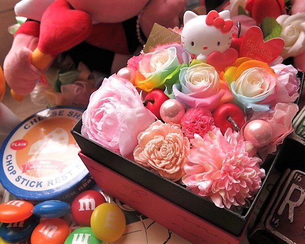 プリザーブドフラワー キティちゃん 花束風 キティマスコット入り
