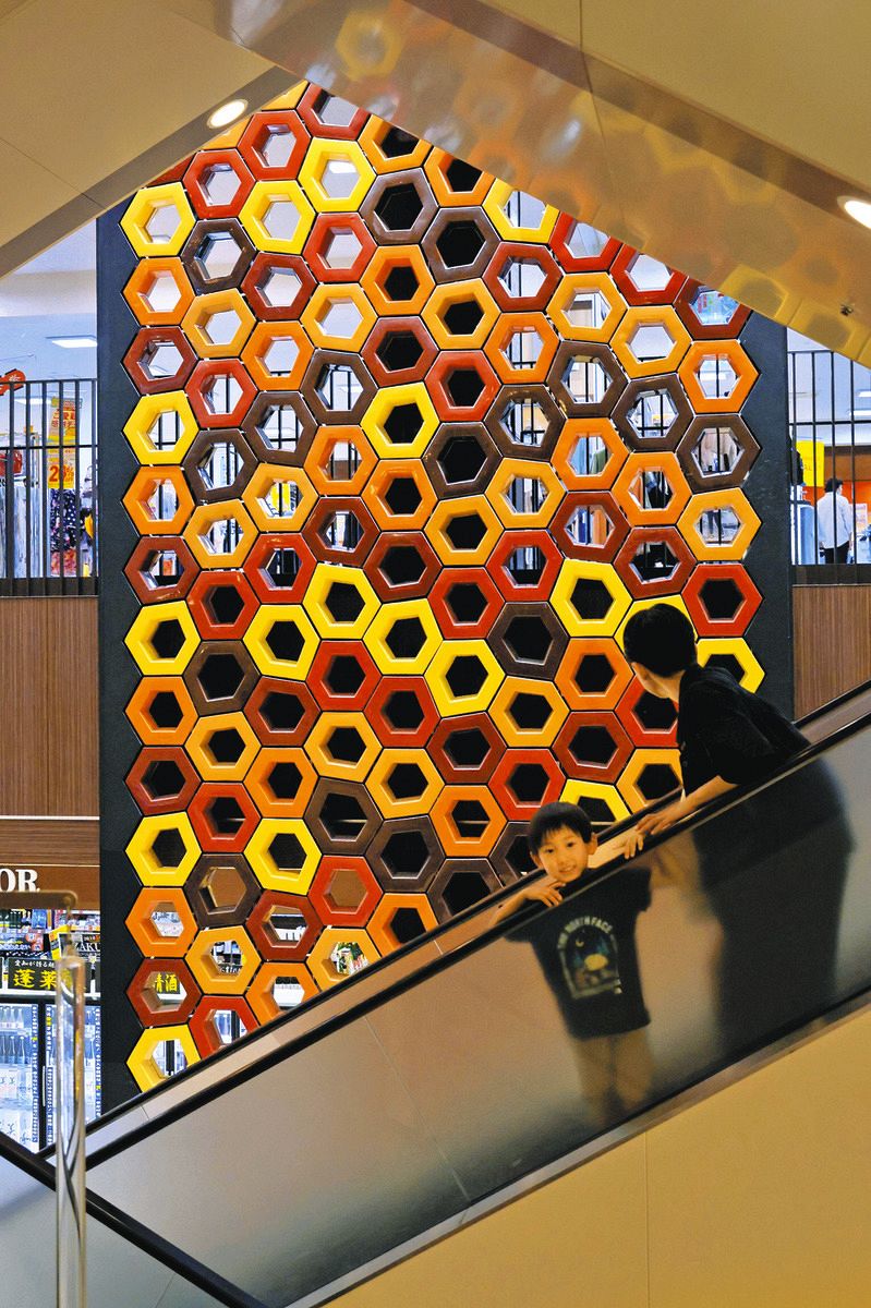 愛・地球博の思い出と友好の証 名古屋市西区・スペインの壁：中日新聞Web