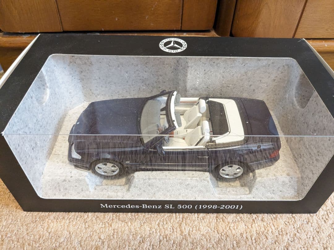 1/18 ノレブ メルセデスベンツ500SL (R129)(1998-2001) - メルカリ