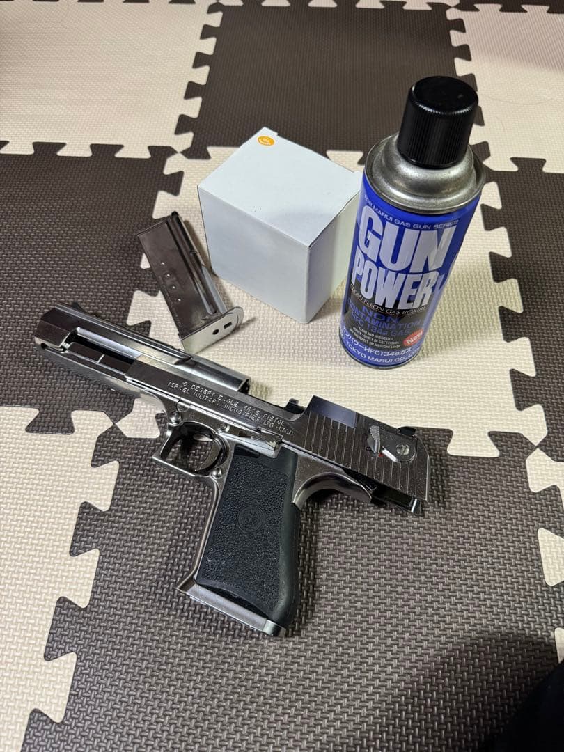ガスガン デザートイーグル　クロームステンレス　マガジン、ガス缶、BB弾付き ガスガン デザートイーグル クロームステンレス マガジン、ガス缶、BB