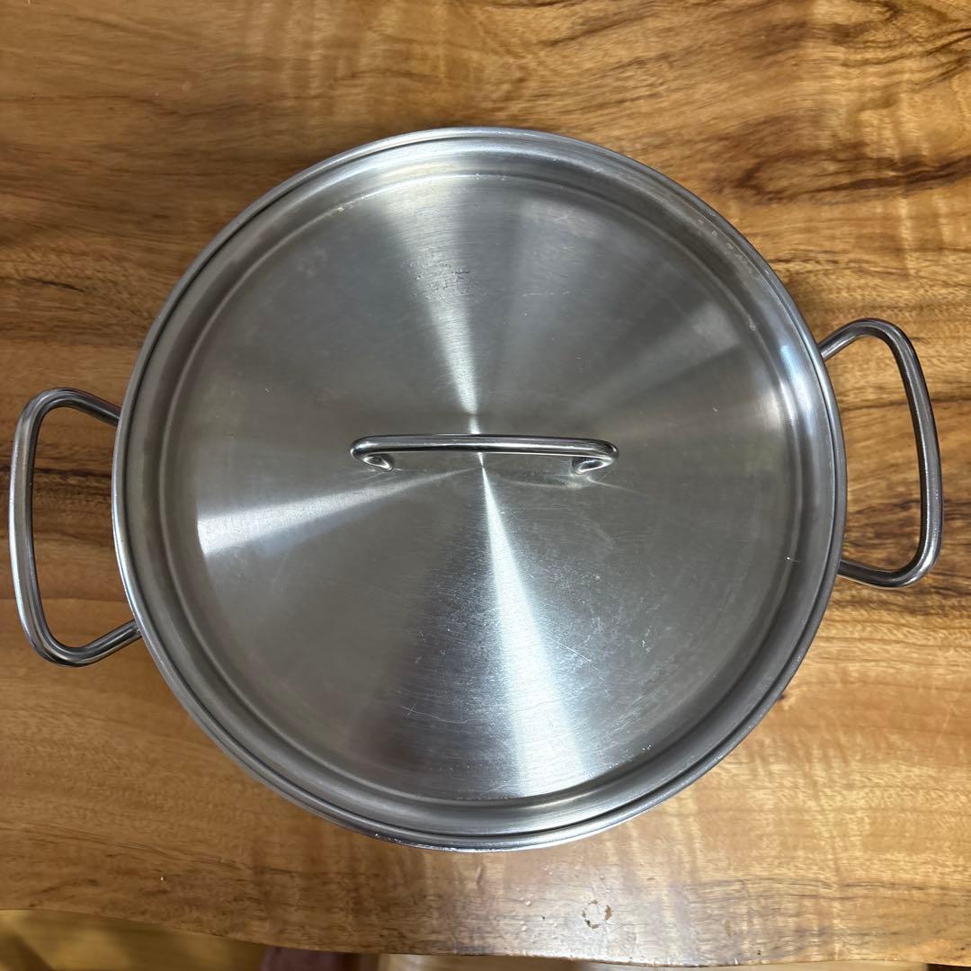 フィスラー 24 旧プロコレクション　ステンレス製 両手鍋 蓋付き フィスラー 24 旧プロコレクション ステンレス製 両手鍋 蓋付き - メルカリ