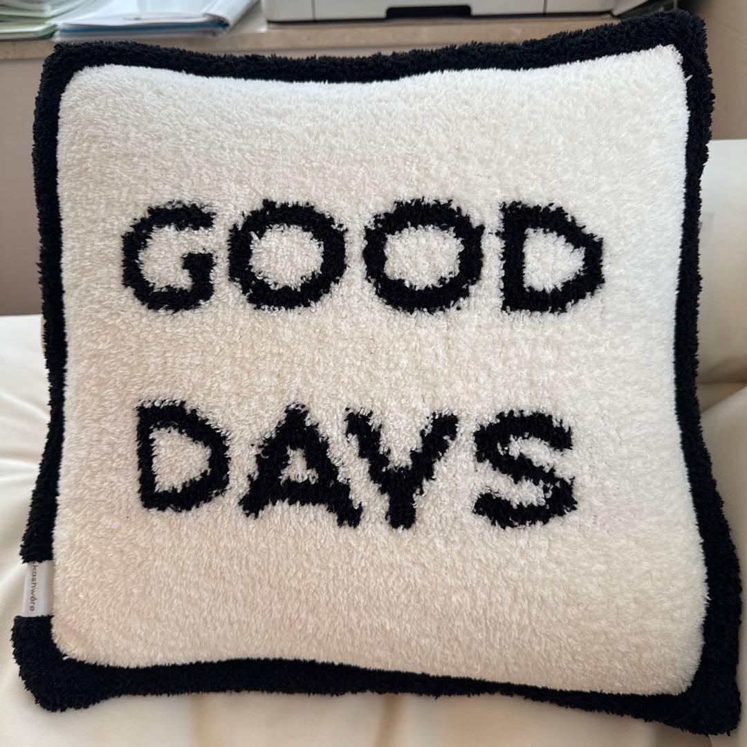 カシウェア　クッション　　kashwere good days CUSHION COVER / MESSAGE(クッション付き good days (creme/black