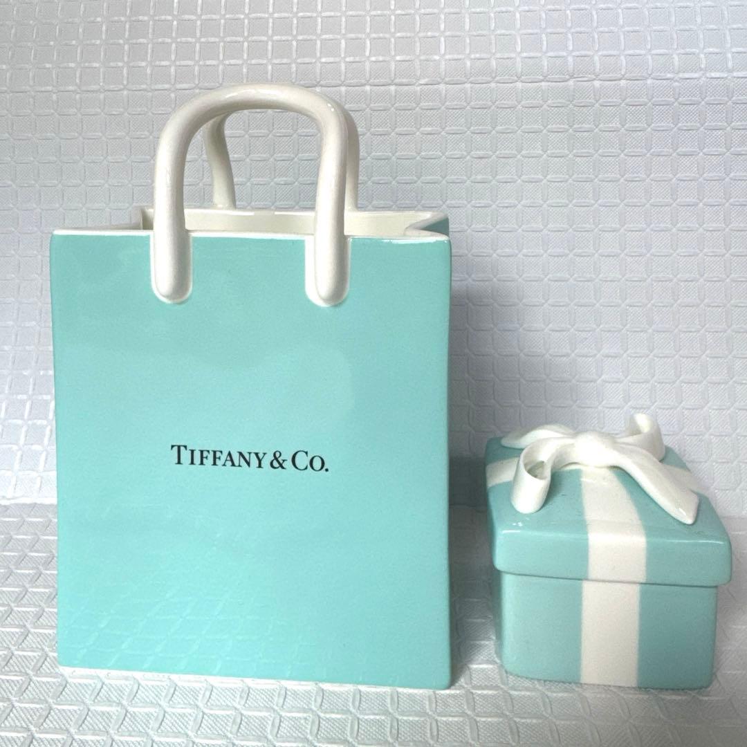 Tiffanyティファニー ショッパー型・ブルーボックス型小物入れ2点セット ポーセラーツ ティファニーブルーのショッパー型小物入れ - La La