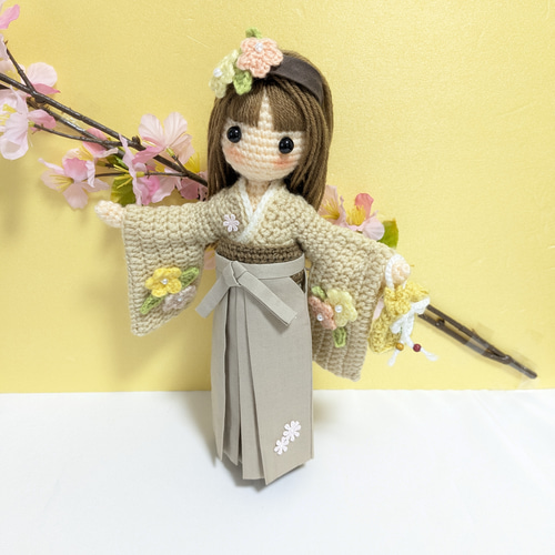 ✿〈受注制作〉卒業式の袴姿の女の子 着せ替えあみぐるみ あみぐるみ