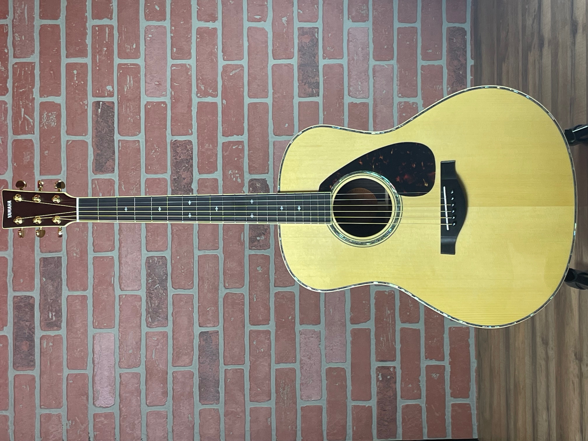 Yamaha LL16D ARE Original Jumbo Acoustic-Electric Guitar - Natural