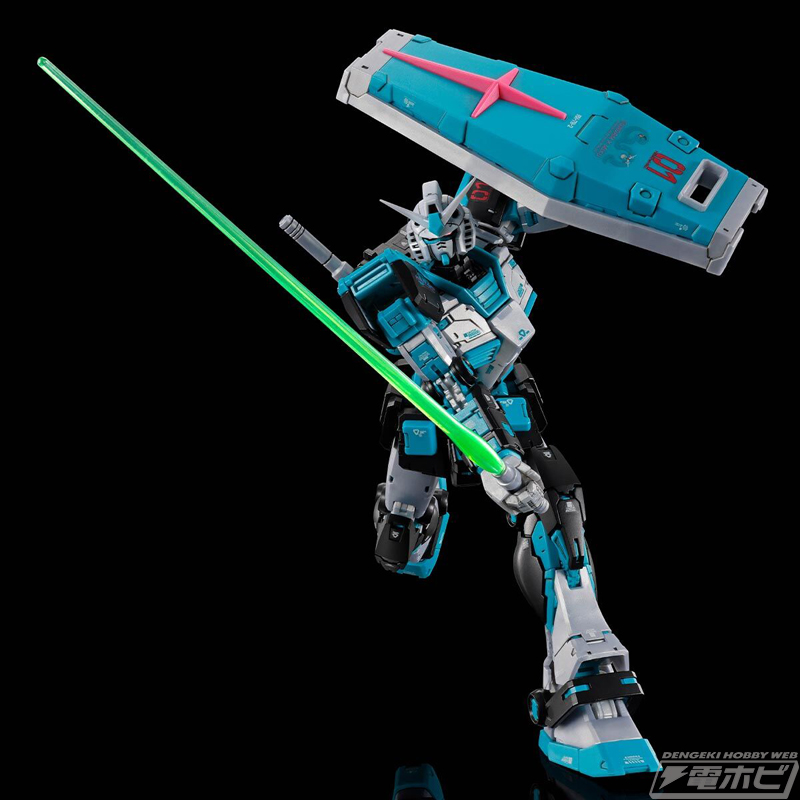 初音ミクをイメージした「RG RX-78-2 ガンダム Ver.2.0」と「RG MS-06S