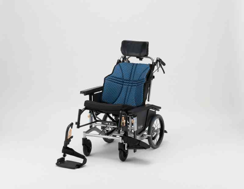 軽量・コンパクトなティルト&リクライニング車いす NAH-UC・Lo N