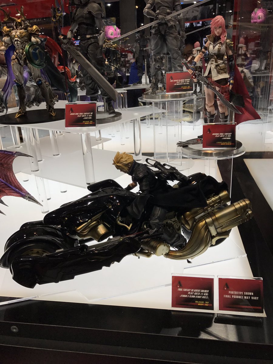 続けてはFINAL FANTASY VII ADVENT CHILDREN プレイアーツ改から